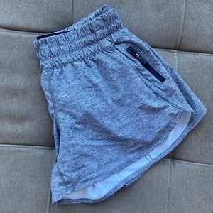Lulu Tracker 4” Shorts Grey